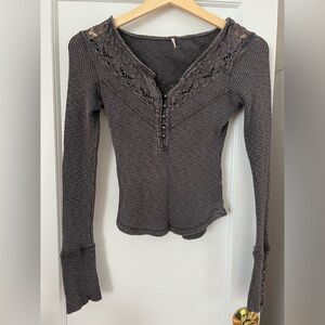 Cute XS Free People top